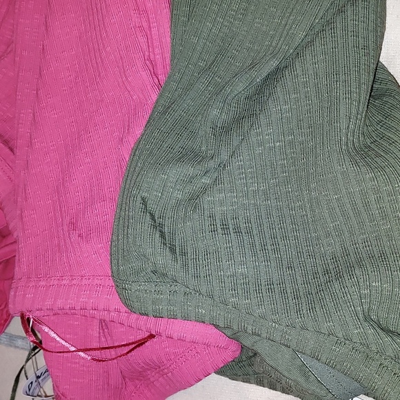 Dresses - Picture 5 of 6